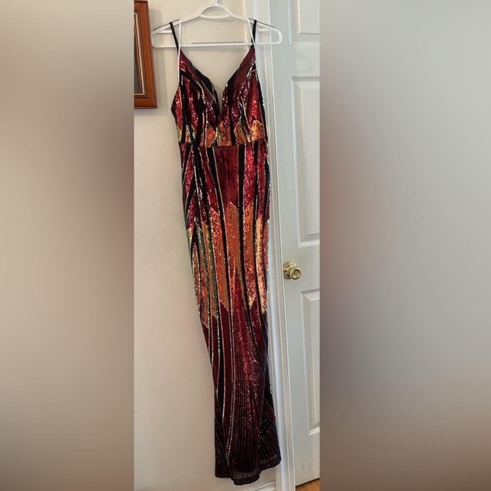 NWOT. Sequin maxi dress maroon & gold with blue hues